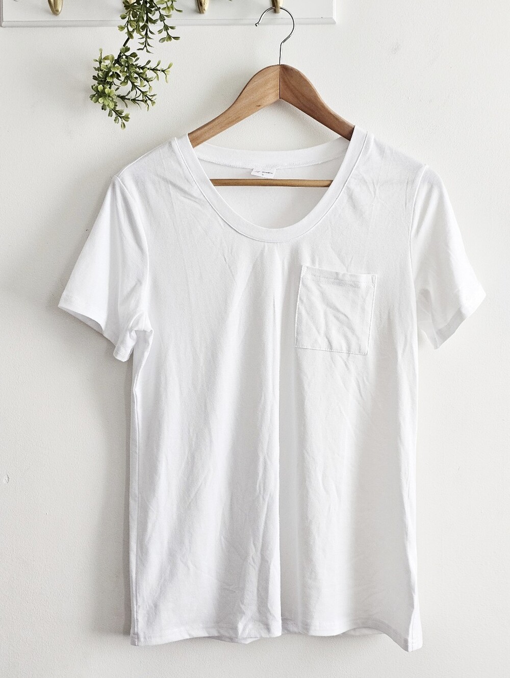 WIHOLL White Pocket Tee Minimalist Short Sleeve Basic Top Size Small